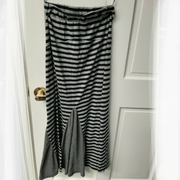 Gored Flaired Stripped Skirt - Picture 2 of 4
